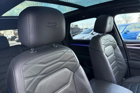 MT23VHX Volkswagen Touareg 3.0 V6 TSI PHEV 4Motion R 5dr Tip Auto, TOW BAR, DYNAUDIO, MASSAGE SEATS Thumbnail #23