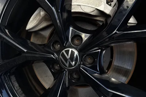 MT23VHX Volkswagen Touareg 3.0 V6 TSI PHEV 4Motion R 5dr Tip Auto, TOW BAR, DYNAUDIO, MASSAGE SEATS Thumbnail #25