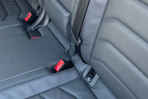 MT23VHX Volkswagen Touareg 3.0 V6 TSI PHEV 4Motion R 5dr Tip Auto, TOW BAR, DYNAUDIO, MASSAGE SEATS Thumbnail #31