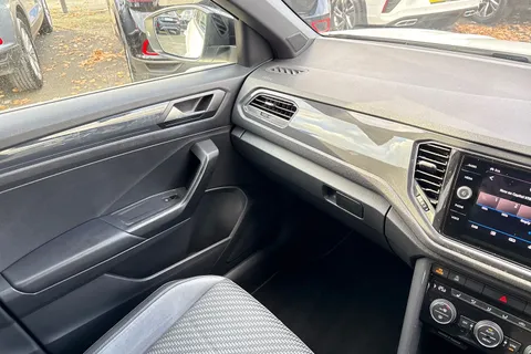 DC68DAA Volkswagen T-Roc 1.5 TSI EVO R-Line 5dr | Electric Boot | Rear Camera Thumbnail #20