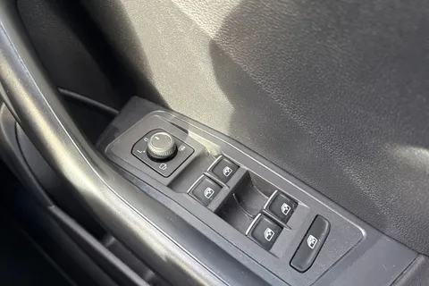 DC68DAA Volkswagen T-Roc 1.5 TSI EVO R-Line 5dr | Electric Boot | Rear Camera Thumbnail #25