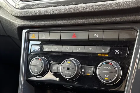 DC68DAA Volkswagen T-Roc 1.5 TSI EVO R-Line 5dr | Electric Boot | Rear Camera Thumbnail #34