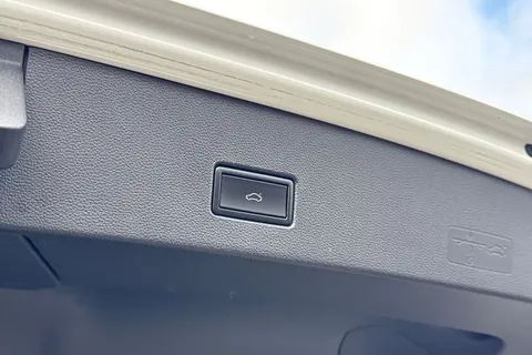 DC68DAA Volkswagen T-Roc 1.5 TSI EVO R-Line 5dr | Electric Boot | Rear Camera Thumbnail #41