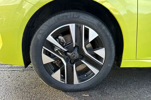 YS24BVY PEUGEOT e-208 50kWh E-Style Auto 5dr (7.4kW Charger) Thumbnail #11