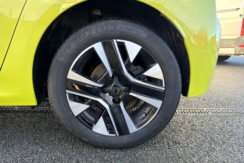 YS24BVY PEUGEOT e-208 50kWh E-Style Auto 5dr (7.4kW Charger) Thumbnail #12