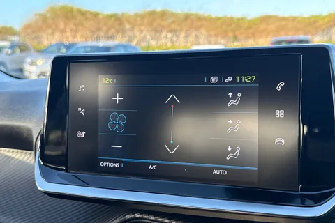 YS24BVY PEUGEOT e-208 50kWh E-Style Auto 5dr (7.4kW Charger) Thumbnail #21