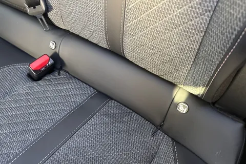 YS24BVY PEUGEOT e-208 50kWh E-Style Auto 5dr (7.4kW Charger) Thumbnail #30