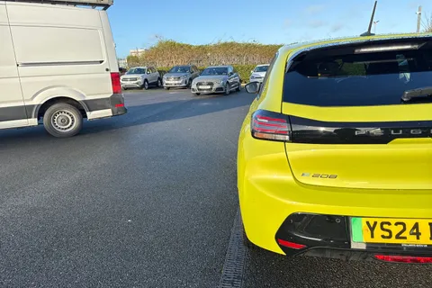 YS24BVY PEUGEOT e-208 50kWh E-Style Auto 5dr (7.4kW Charger) Thumbnail #32