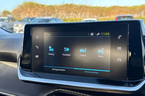 YS24BVY PEUGEOT e-208 50kWh E-Style Auto 5dr (7.4kW Charger) Thumbnail #50