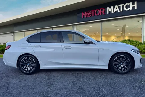 YJ21SNC BMW 3 Series 2.0 318i M Sport Auto Euro 6 (s/s) 4dr Thumbnail #4