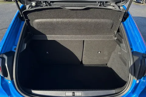 AE21ZHF PEUGEOT e-208 50kWh GT Premium Auto 5dr Thumbnail #6