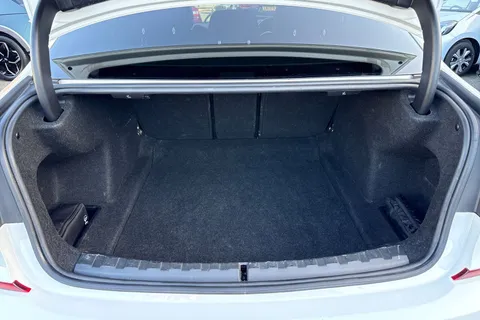 YJ21SNC BMW 3 Series 2.0 318i M Sport Auto Euro 6 (s/s) 4dr Thumbnail #7