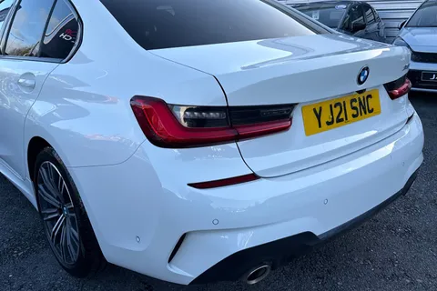 YJ21SNC BMW 3 Series 2.0 318i M Sport Auto Euro 6 (s/s) 4dr Thumbnail #8