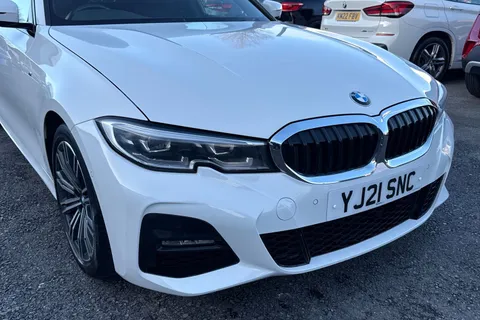 YJ21SNC BMW 3 Series 2.0 318i M Sport Auto Euro 6 (s/s) 4dr Thumbnail #9