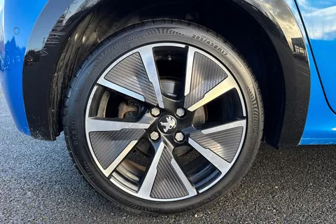 KV20HGM PEUGEOT e-208 50kWh GT Auto 5dr Thumbnail #10