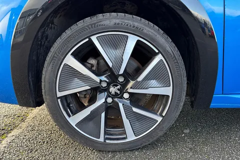 KV20HGM PEUGEOT e-208 50kWh GT Auto 5dr Thumbnail #11