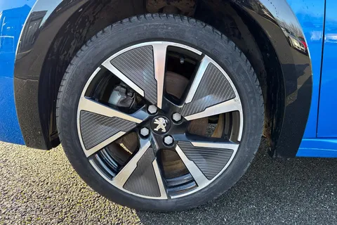 AE21ZHF PEUGEOT e-208 50kWh GT Premium Auto 5dr Thumbnail #11