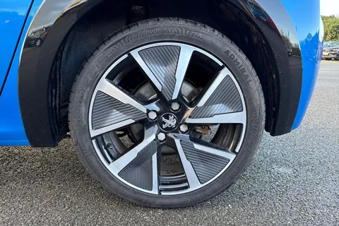 KV20HGM PEUGEOT e-208 50kWh GT Auto 5dr Thumbnail #12