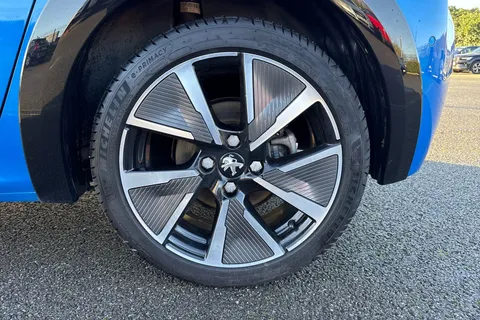 AE21ZHF PEUGEOT e-208 50kWh GT Premium Auto 5dr Thumbnail #12