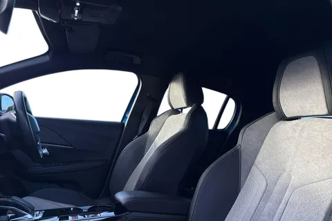 KV20HGM PEUGEOT e-208 50kWh GT Auto 5dr Thumbnail #15