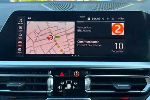 YJ21SNC BMW 3 Series 2.0 318i M Sport Auto Euro 6 (s/s) 4dr Thumbnail #17