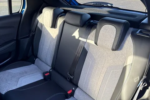 AE21ZHF PEUGEOT e-208 50kWh GT Premium Auto 5dr Thumbnail #18