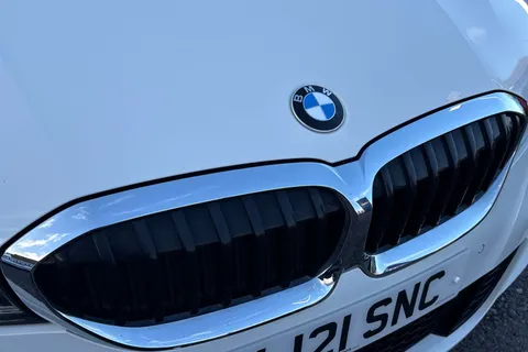 YJ21SNC BMW 3 Series 2.0 318i M Sport Auto Euro 6 (s/s) 4dr Thumbnail #26