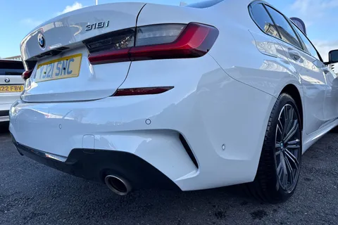 YJ21SNC BMW 3 Series 2.0 318i M Sport Auto Euro 6 (s/s) 4dr Thumbnail #31