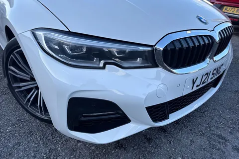 YJ21SNC BMW 3 Series 2.0 318i M Sport Auto Euro 6 (s/s) 4dr Thumbnail #35