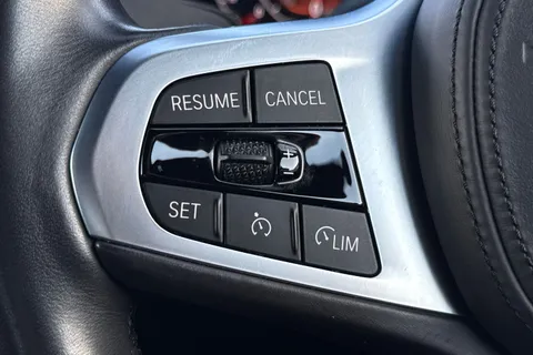 YJ21SNC BMW 3 Series 2.0 318i M Sport Auto Euro 6 (s/s) 4dr Thumbnail #41