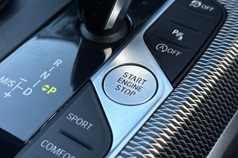 YJ21SNC BMW 3 Series 2.0 318i M Sport Auto Euro 6 (s/s) 4dr Thumbnail #44