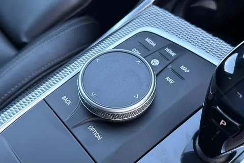 YJ21SNC BMW 3 Series 2.0 318i M Sport Auto Euro 6 (s/s) 4dr Thumbnail #45