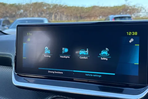 KV20HGM PEUGEOT e-208 50kWh GT Auto 5dr Thumbnail #51