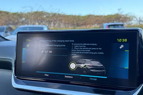 KV20HGM PEUGEOT e-208 50kWh GT Auto 5dr Thumbnail #53