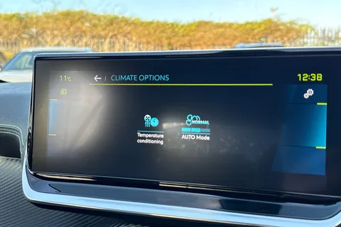 KV20HGM PEUGEOT e-208 50kWh GT Auto 5dr Thumbnail #54