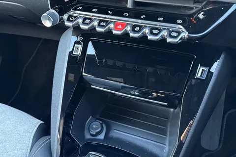 AE21ZHF PEUGEOT e-208 50kWh GT Premium Auto 5dr Thumbnail #57