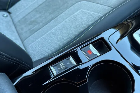 AE21ZHF PEUGEOT e-208 50kWh GT Premium Auto 5dr Thumbnail #59