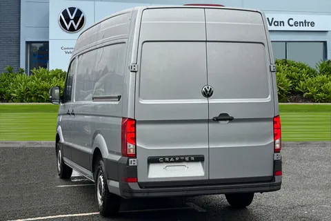 CX75JXJ Volkswagen Crafter 2.0 TDI CR30 Commerce FWD MWB High Roof Euro 6 (s/s) 5dr Thumbnail #3
