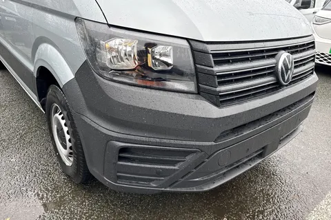 CX75JXJ Volkswagen Crafter 2.0 TDI CR30 Commerce FWD MWB High Roof Euro 6 (s/s) 5dr Thumbnail #9