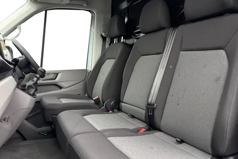 CX75JWD Volkswagen Crafter 2.0 TDI CR35 Commerce FWD MWB High Roof Euro 6 (s/s) 5dr Thumbnail #16