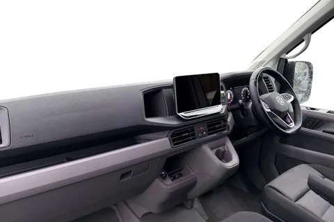 CX75JXW Volkswagen Crafter 2.0 TDI CR35 Commerce Plus Auto FWD MWB High Roof Euro 6 (s/s) 5dr Thumbnail #15