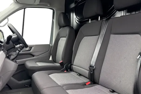 CX75JWZ Volkswagen Crafter 2.0 TDI CR35 Commerce FWD LWB High Roof Euro 6 (s/s) 5dr Thumbnail #16