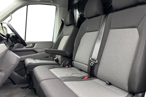 CX75JXW Volkswagen Crafter 2.0 TDI CR35 Commerce Plus Auto FWD MWB High Roof Euro 6 (s/s) 5dr Thumbnail #16