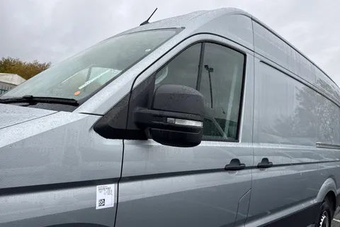 CX75JXJ Volkswagen Crafter 2.0 TDI CR30 Commerce FWD MWB High Roof Euro 6 (s/s) 5dr Thumbnail #26