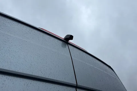 CX75JXW Volkswagen Crafter 2.0 TDI CR35 Commerce Plus Auto FWD MWB High Roof Euro 6 (s/s) 5dr Thumbnail #28