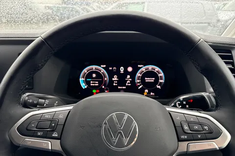 CX75JXW Volkswagen Crafter 2.0 TDI CR35 Commerce Plus Auto FWD MWB High Roof Euro 6 (s/s) 5dr Thumbnail #32