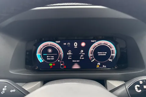 CX75JXW Volkswagen Crafter 2.0 TDI CR35 Commerce Plus Auto FWD MWB High Roof Euro 6 (s/s) 5dr Thumbnail #33