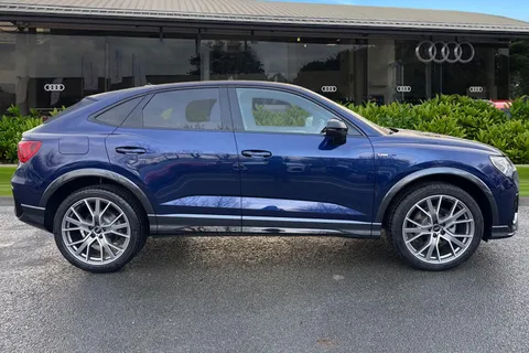 KT25YHS Audi Q3 Black Edition 35 TDI  150 PS S tronic Thumbnail #4