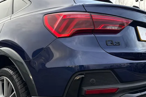 KT25YHS Audi Q3 Black Edition 35 TDI  150 PS S tronic Thumbnail #8