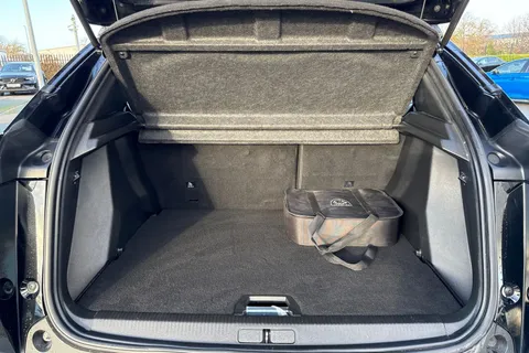 SD72WXJ PEUGEOT e-2008 50kWh GT Auto 5dr (7kW Charger) Thumbnail #6